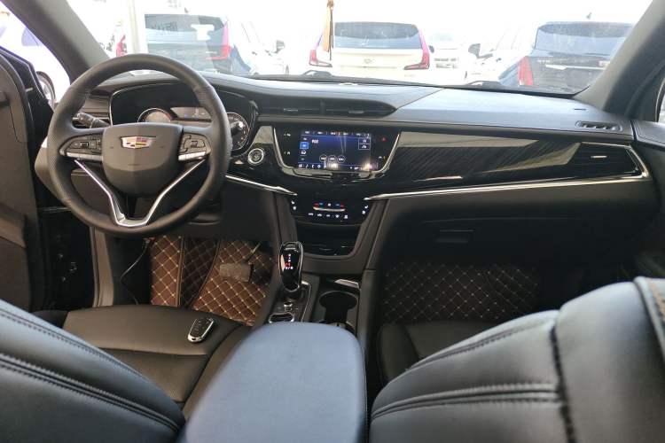 Used Cadillac XT6 2021 2.0T 7-Seater Four-Wheel Drive Luxury Version Center Console
