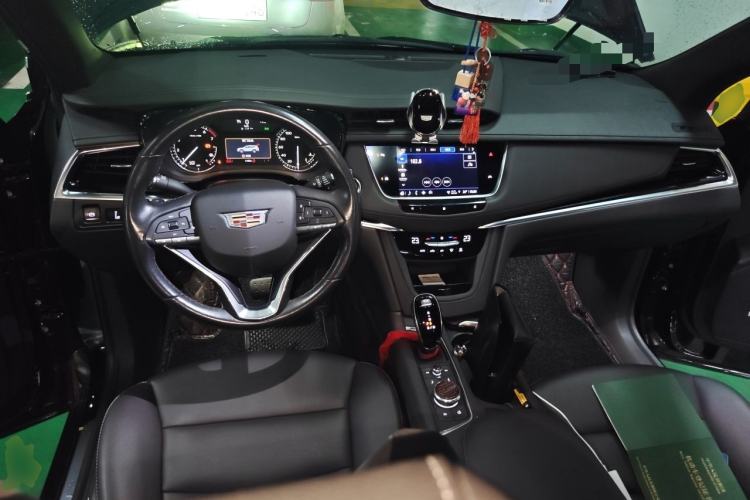 Used Cadillac XT6 2021 28T Six-Seater Fashion Edition Center Console