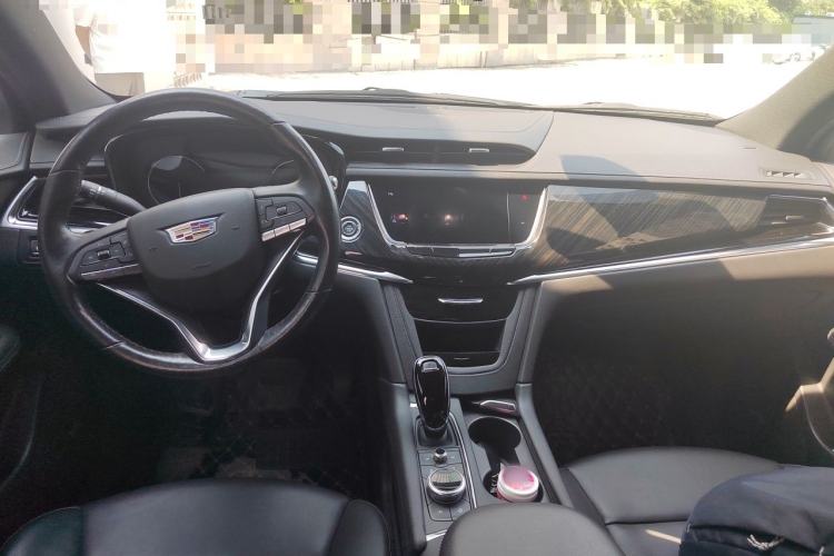 Used Cadillac XT6 2021 28T 7-Seater Four-Wheel Drive Luxury Version Center Console