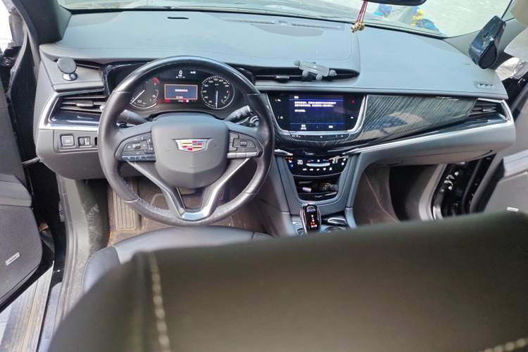 Used Cadillac XT6 2021 2.0T Six-Seater Four-Wheel-Drive Luxury Version Center Console