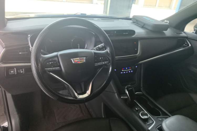 Used Cadillac XT6 2021 2.0T Seven-Seater Four-Wheel Drive Luxury Version Center Console