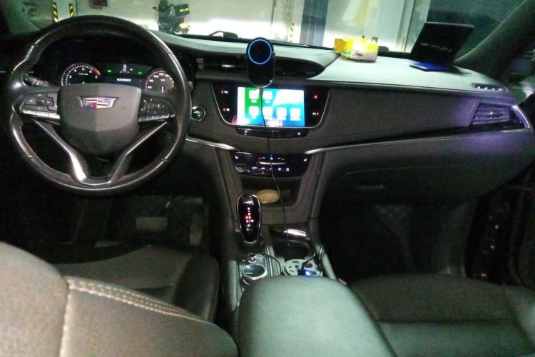 Used Cadillac XT6 2021 2.0T Seven-Seater Four-Wheel Drive Luxury Version Center Console