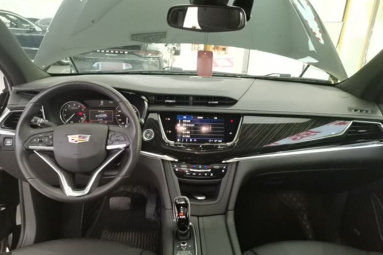 Used Cadillac XT6 2021 28T Six-Seater Four-Wheel-Drive Luxury Version Center Console