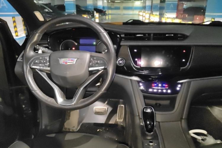 Used Cadillac XT6 2021 Revised Version 2.0T 6-Seater Four-Wheel Drive Premium Edition Center Console
