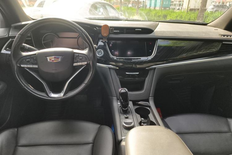Used Cadillac XT6 2021 28T Six-Seater Luxury Version Center Console