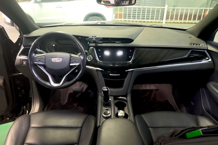 Used Cadillac XT6 2021 28T Six-Seater Luxury Version Center Console