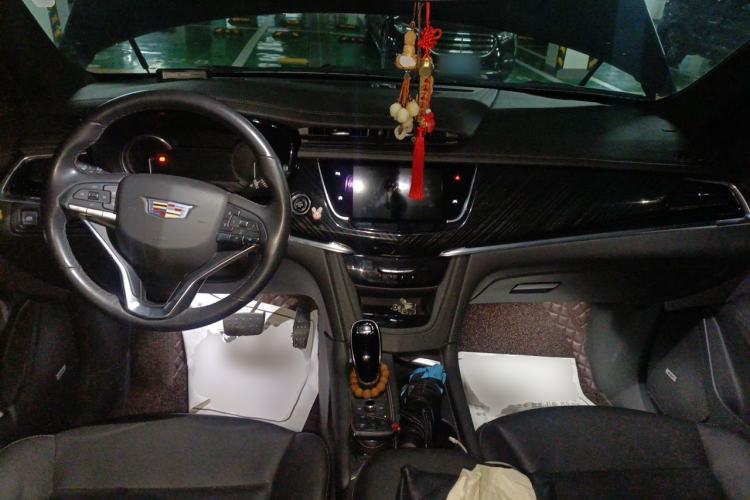 Used Cadillac XT6 2021 2.0T Six-Seater Four-Wheel-Drive Luxury Version Center Console