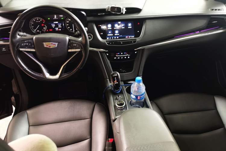 Used Cadillac XT6 2021 2.0T Seven-Seater Four-Wheel Drive Luxury Version Center Console