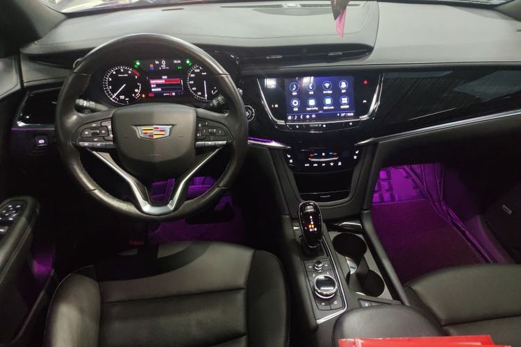 Used Cadillac XT6 2021 2.0T Six-Seater Four-Wheel-Drive Luxury Version Center Console