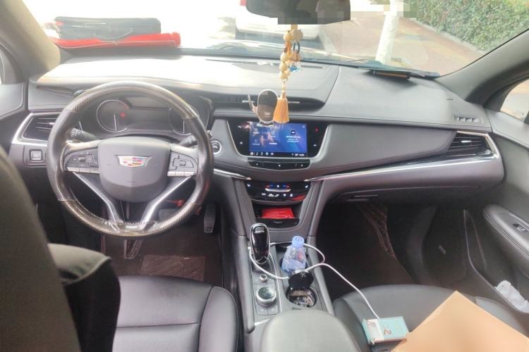Used Cadillac XT6 2021 28T 7-Seater Four-Wheel Drive Luxury Version Center Console