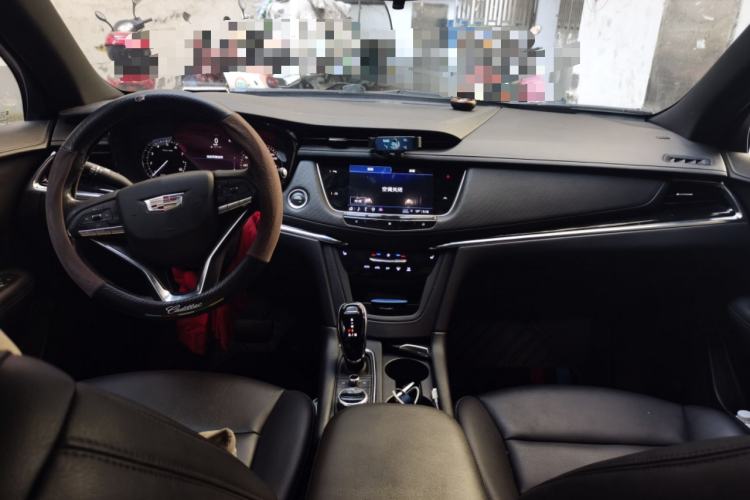 Used Cadillac XT6 2021 2.0T Six-Seater Four-Wheel-Drive Luxury Version Center Console
