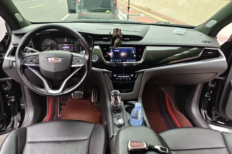Used Cadillac XT6 2021 Revised Version 2.0T 6-Seater Four-Wheel Drive Premium Edition Center Console