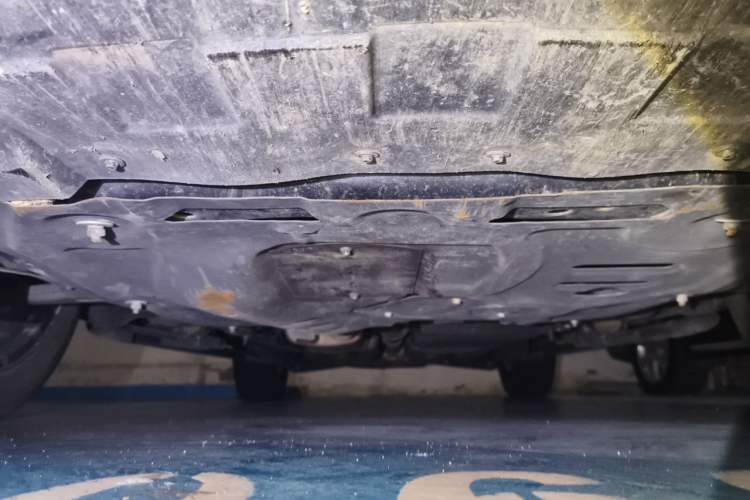 Used Cadillac XT6 2021 28T Six-Seater Four-Wheel-Drive Luxury Version Chassis Front