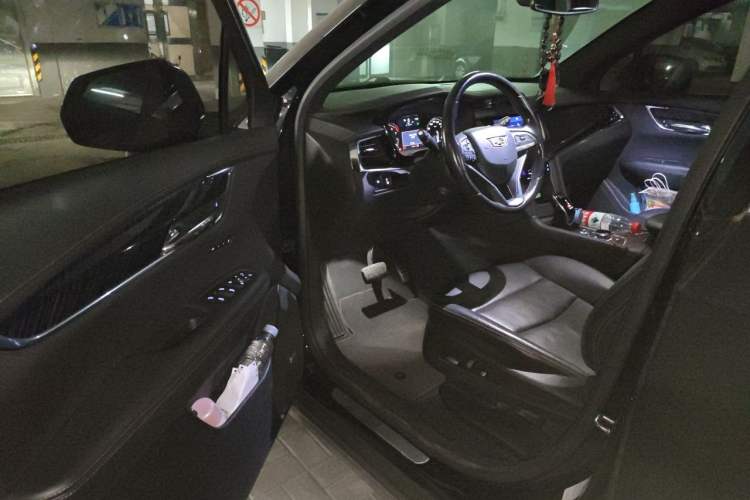 Used Cadillac XT6 2021 2.0T Six-Seater Four-Wheel-Drive Luxury Version Driver Seat