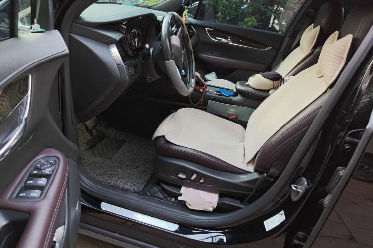 Used Cadillac XT6 2021 2.0T Six-Seater Four-Wheel-Drive Luxury Version Driver Seat