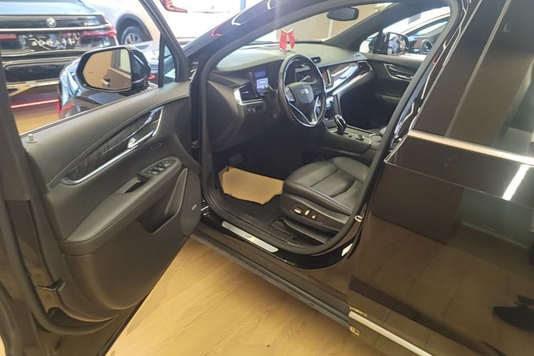 Used Cadillac XT6 2021 2.0T Six-Seater Four-Wheel-Drive Luxury Version Driver Seat