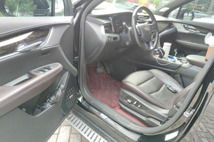 Used Cadillac XT6 2021 2.0T Six-Seater Four-Wheel-Drive Luxury Version Driver Seat