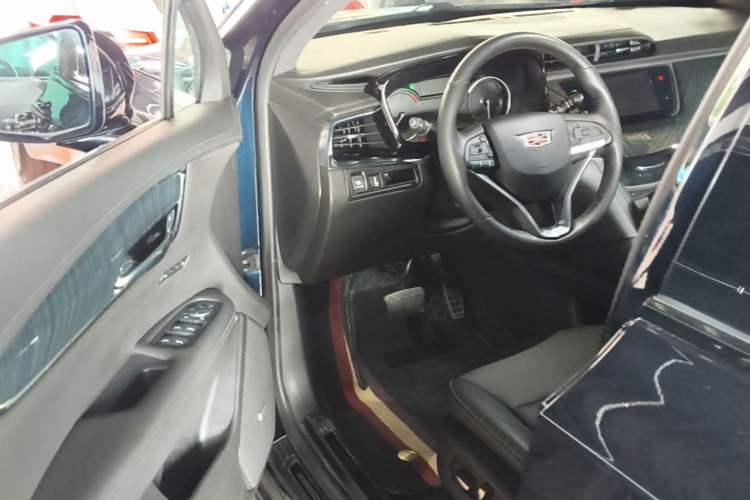 Used Cadillac XT6 2021 28T Six-Seater Four-Wheel-Drive Luxury Version Driver Seat