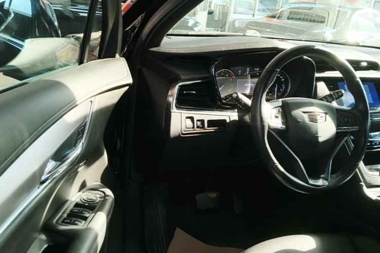 Used Cadillac XT6 2021 2.0T Six-Seater Four-Wheel-Drive Luxury Version Driver Seat