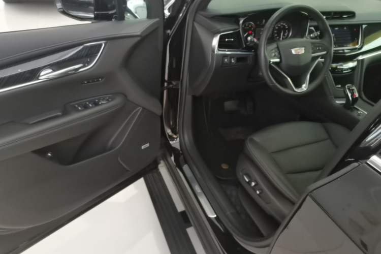 Used Cadillac XT6 2021 28T Six-Seater Four-Wheel-Drive Luxury Version Driver Seat