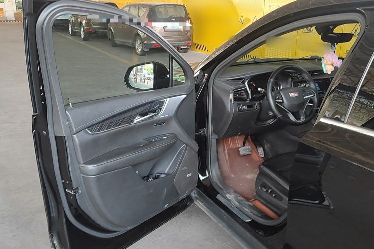 Used Cadillac XT6 2021 28T Six-Seater Four-Wheel-Drive Luxury Version Driver Seat