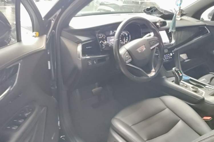 Used Cadillac XT6 2021 2.0T 7-Seater Two-Wheel-Drive Luxury Version Driver Seat