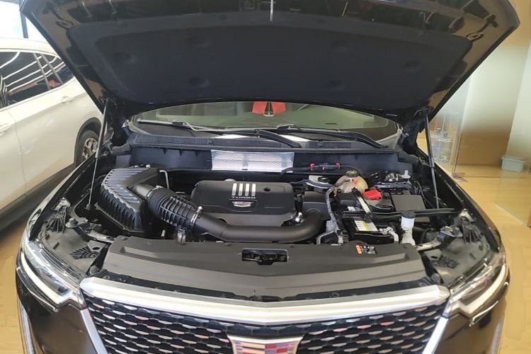 Used Cadillac XT6 2021 2.0T Six-Seater Four-Wheel-Drive Luxury Version Engine Bay