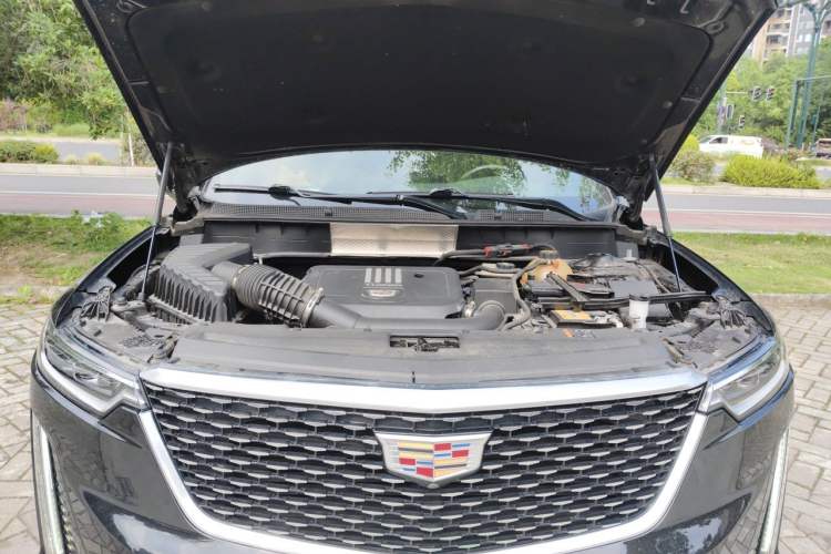 Used Cadillac XT6 2021 2.0T Six-Seater Four-Wheel-Drive Luxury Version Engine Bay