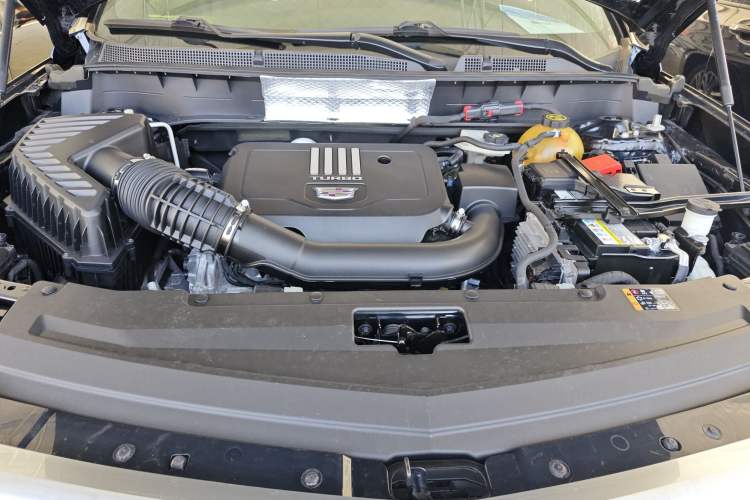 Used Cadillac XT6 2021 2.0T 7-Seater Four-Wheel Drive Luxury Version Engine Bay