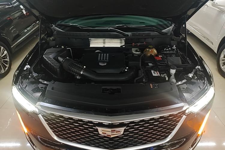 Used Cadillac XT6 2021 2.0T Six-Seater Four-Wheel-Drive Luxury Version Engine Bay