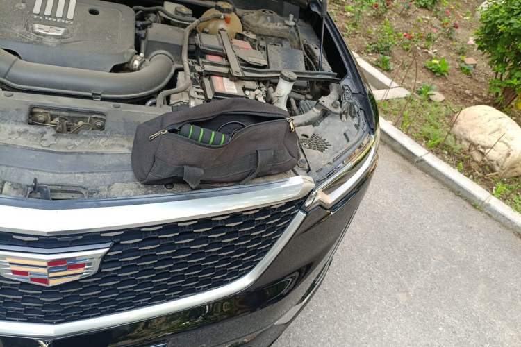 Used Cadillac XT6 2021 2.0T Six-Seater Four-Wheel-Drive Luxury Version Engine Bay Left