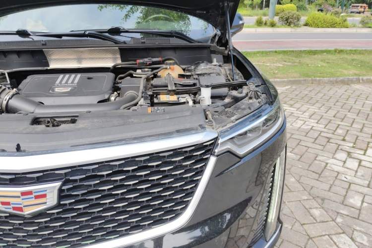 Used Cadillac XT6 2021 2.0T Six-Seater Four-Wheel-Drive Luxury Version Engine Bay Left
