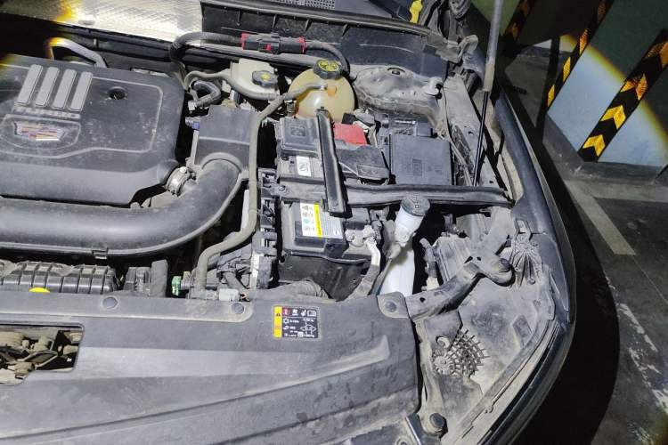 Used Cadillac XT6 2021 2.0T Seven-Seater Four-Wheel Drive Luxury Version Engine Bay Left