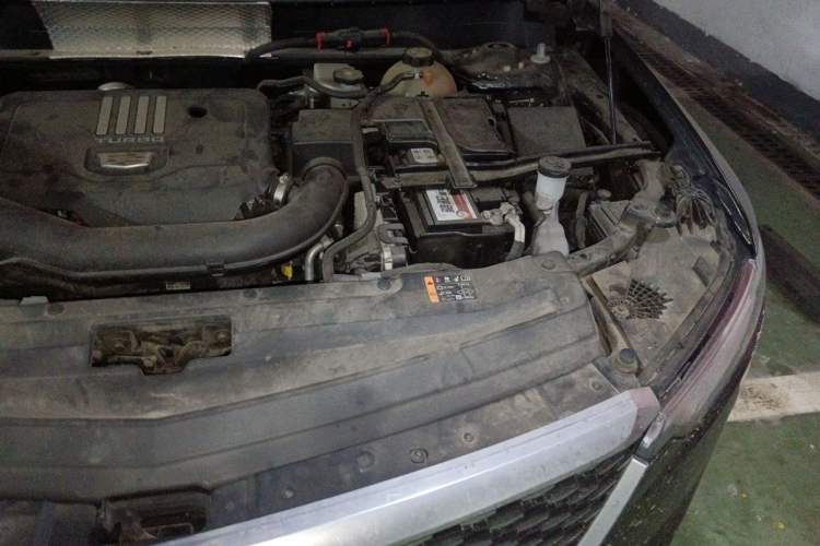 Used Cadillac XT6 2021 28T Six-Seater Four-Wheel-Drive Luxury Version Engine Bay Left