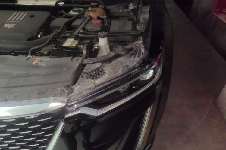 Used Cadillac XT6 2021 2.0T Six-Seater Four-Wheel-Drive Luxury Version Engine Bay Left
