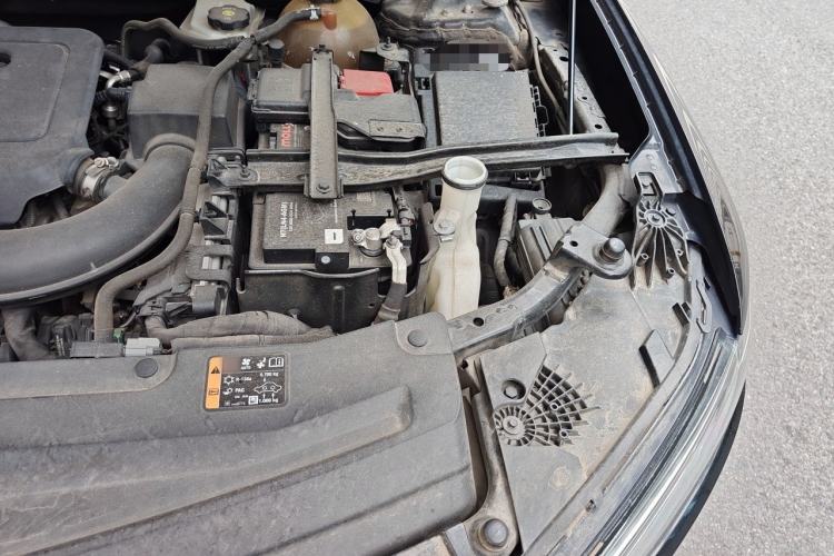 Used Cadillac XT6 2021 28T Six-Seater Four-Wheel-Drive Luxury Version Engine Bay Left