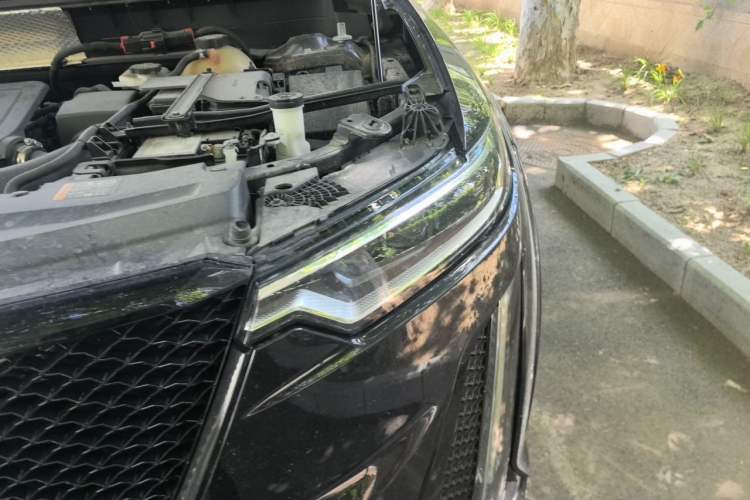 Used Cadillac XT6 2021 28T Six-Seater Four-Wheel-Drive Platinum Sport Edition Engine Bay Left