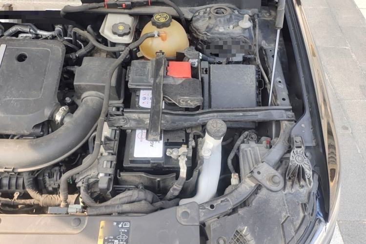 Used Cadillac XT6 2021 2.0T 6-Seater Two-Wheel Drive Luxury Version Engine Bay Left