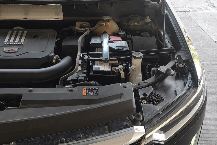 Used Cadillac XT6 2021 28T Six-Seater Four-Wheel-Drive Luxury Version Engine Bay Left