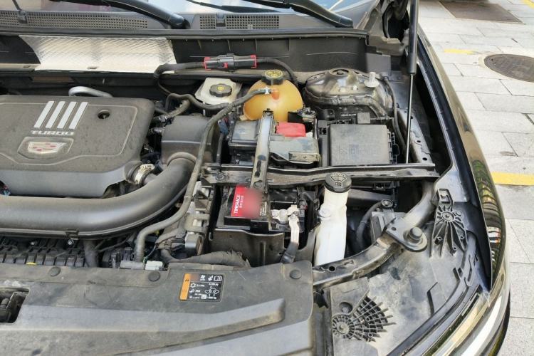 Used Cadillac XT6 2021 2.0T 6-Seater Two-Wheel Drive Luxury Version Engine Bay Left