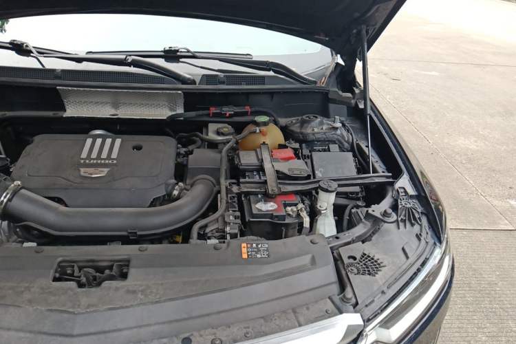 Used Cadillac XT6 2021 2.0T 7-Seater Two-Wheel-Drive Luxury Version Engine Bay Left