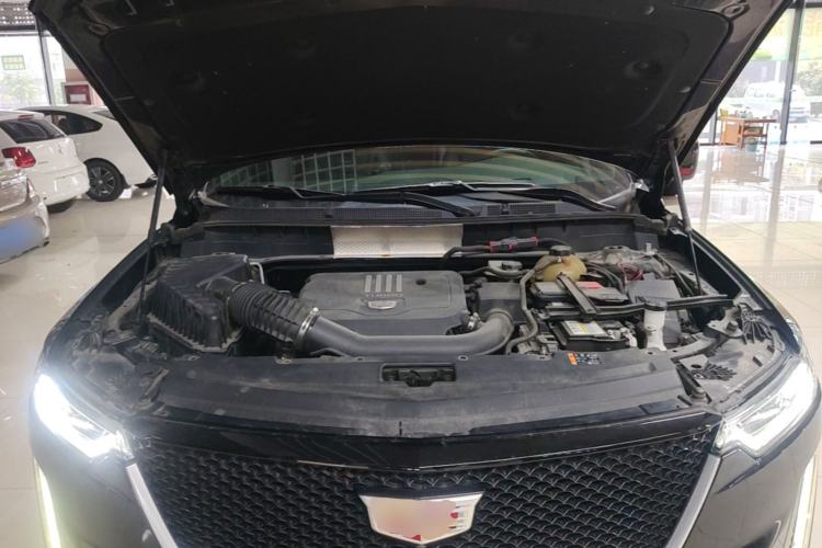 Used Cadillac XT6 2021 2.0T Six-Seater Four-Wheel-Drive Prestige Version Engine Bay