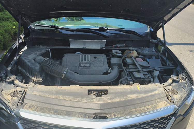 Used Cadillac XT6 2021 2.0T Six-Seater Four-Wheel-Drive Luxury Version Engine Bay