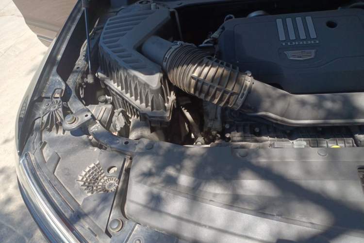 Used Cadillac XT6 2021 2.0T Six-Seater Four-Wheel-Drive Platinum Edition Engine Bay Right