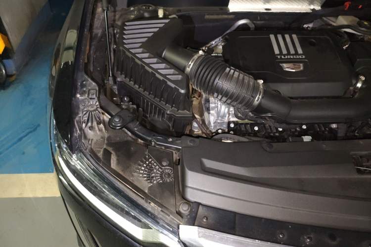Used Cadillac XT6 2021 28T Six-Seater Four-Wheel-Drive Luxury Version Engine Bay Right