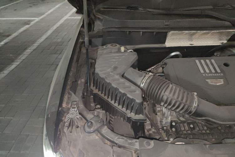 Used Cadillac XT6 2021 2.0T Six-Seater Four-Wheel-Drive Luxury Version Engine Bay Right