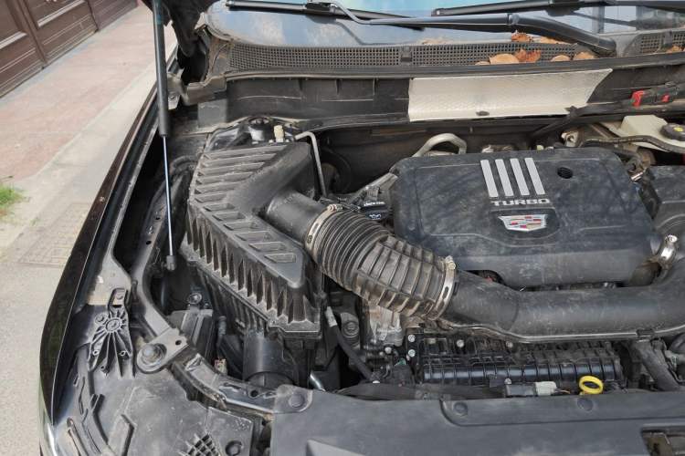 Used Cadillac XT6 2021 2.0T Six-Seater Four-Wheel-Drive Luxury Version Engine Bay Right