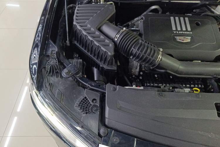 Used Cadillac XT6 2021 2.0T Six-Seater Four-Wheel-Drive Luxury Version Engine Bay Right