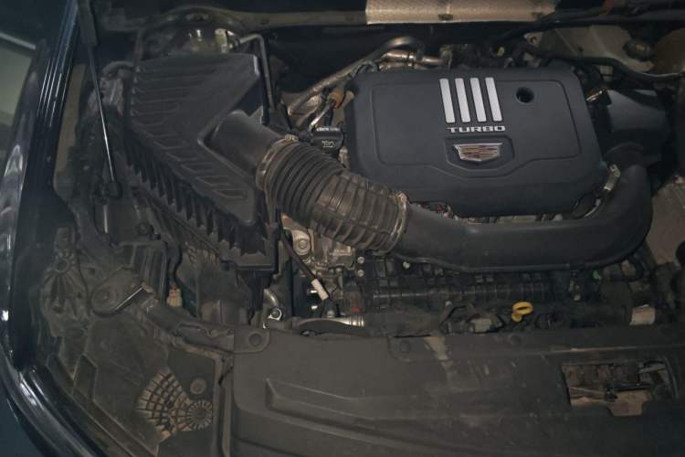 Used Cadillac XT6 2021 2.0T 6-Seater Two-Wheel Drive Luxury Version Engine Bay Right
