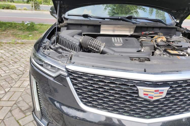 Used Cadillac XT6 2021 2.0T Six-Seater Four-Wheel-Drive Luxury Version Engine Bay Right